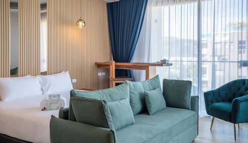 Super Deluxe Double with Bathtub