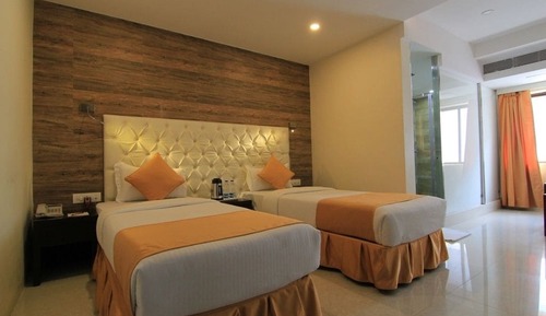 Habitación Premium con 2 camas individuales, 1 habitación, frigorífico, vistas a la ciudad