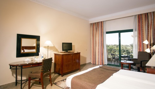 Habitación estándar doble, 1 cama de matrimonio grande, baño privado, vistas al jardín