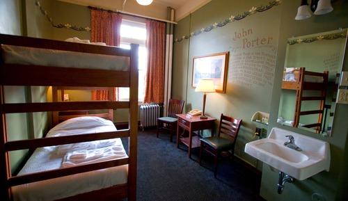 Habitación (1 Bunk Bed, Common Bath)