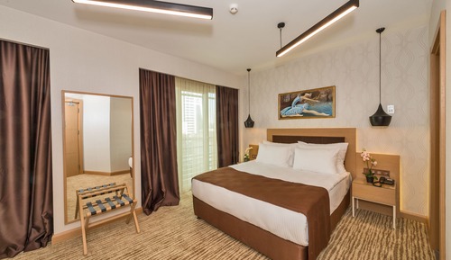 Habitación económica con 1 cama doble o 2 individuales, vistas a la ciudad