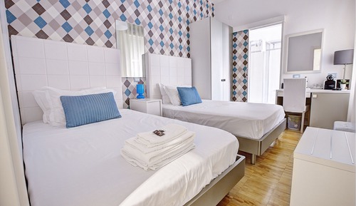 Habitación básica con 1 cama doble o 2 individuales (Gabbiano)