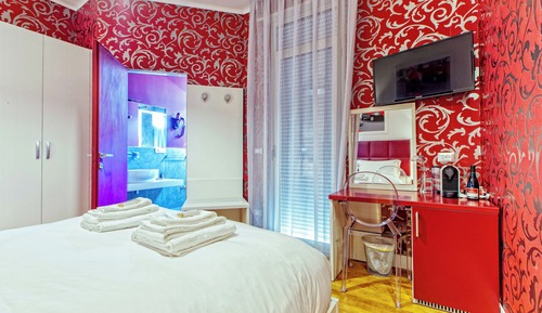 Habitación clásica con 1 cama doble o 2 individuales, balcón (Pettirosso)