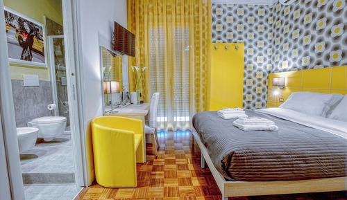 Habitación triple clásica, balcón (Tortora)