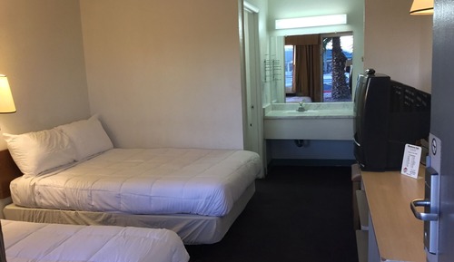 Classic Room with Double and Twin Bed, Non Smoking
