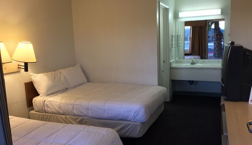 Deluxe Room with Double and Twin Bed, Non Smoking