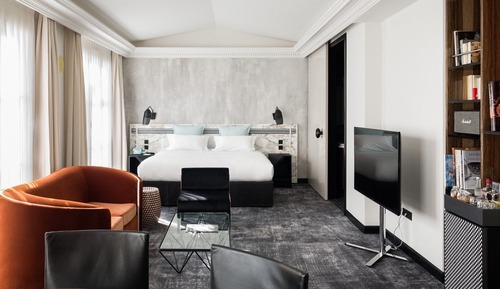 Suite, balcón