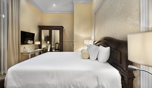 Habitación clásica, 1 cama de matrimonio grande, vistas a la ciudad