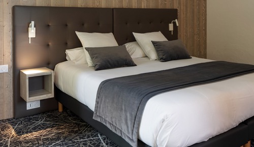 Habitación superior con 1 cama doble o 2 individuales