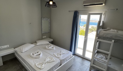 Habitación cuádruple, vistas al mar