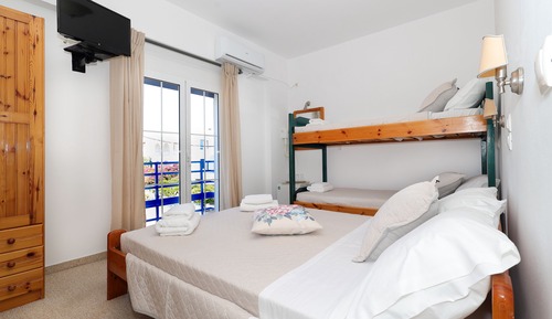 Habitación cuádruple básica