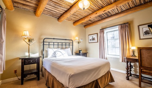 Habitación (Ramada Salas with 1 Queen)