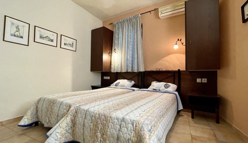 Habitación con 2 camas individuales