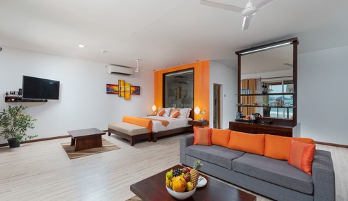 Privilege Suite Hot Tub with 10% off on selected wines