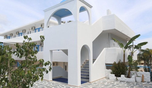 Habitación superior, vistas a la piscina