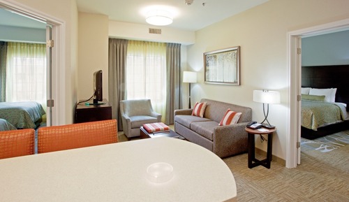 Suite, 2 habitaciones (1 King, 2 Queen Beds)
