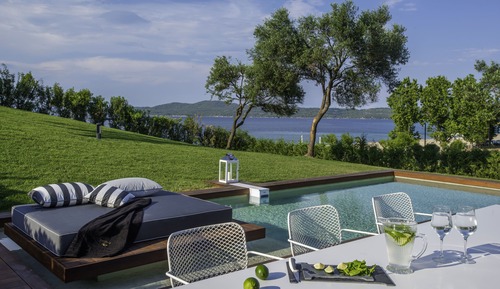 Presidential Villa with Private Pool & Garden