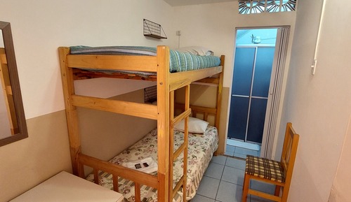 Quarto duplo com banheiro privativo