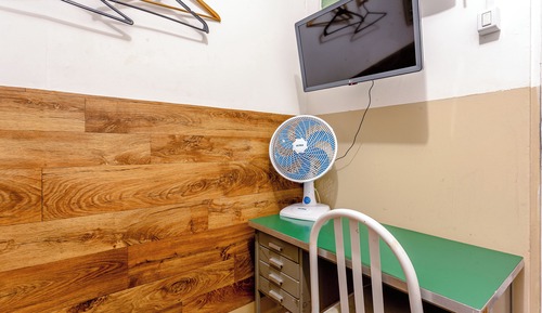 Quarto individual com banheiro compartilhado 