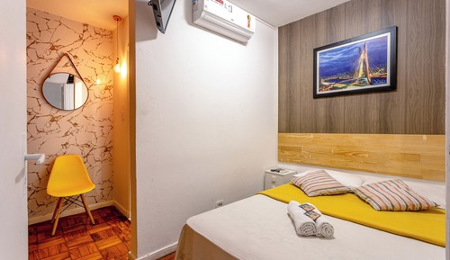 Habitación doble, baño privado (A/C)