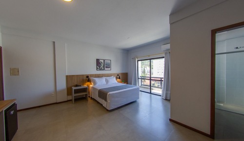 Habitación superior con 1 cama doble o 2 individuales, vistas al mar