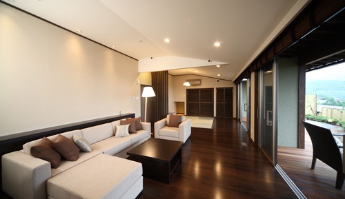 Habitación ejecutiva, en edificio anexo (Open-Air Bath, Yumenosato Area)