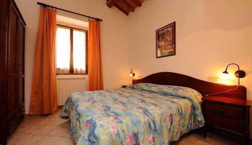 Apartamento, varias camas, cocina, junto a la montaña