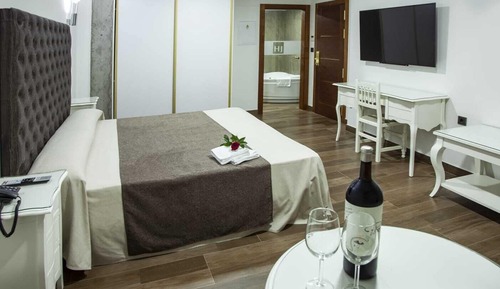 Habitación con 1 cama doble o 2 individuales