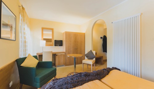 Habitación con 1 cama doble o 2 individuales, vistas a la montaña