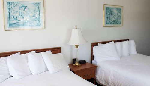 Habitación, 2 camas de matrimonio (Wharf Pier End)