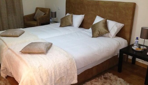 Habitación básica doble, 1 cama doble, baño privado