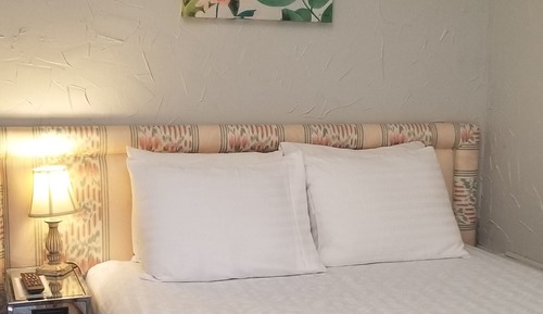 Habitación clásica, 2 camas de matrimonio, frigorífico y microondas