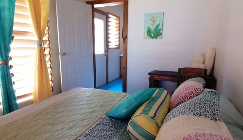 1 Bedroom with Full kitchen