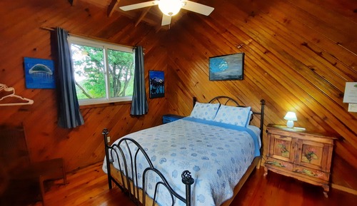 Casa Conforten un árbol, 1 cama de matrimonio, vistas al jardín, en la zona del jardín