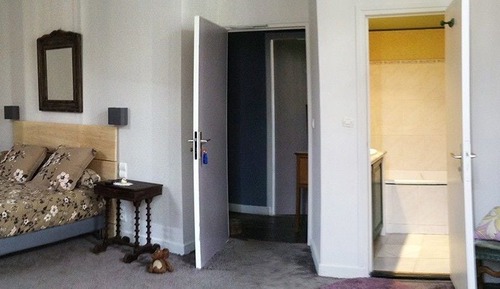 Habitación doble superior, baño privado, vistas a la ciudad