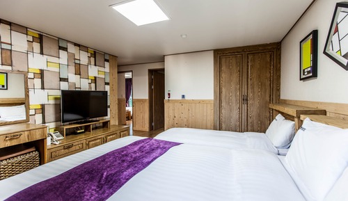 Suite familiar, 3 habitaciones, vistas parciales al mar (25 PY)