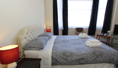 Habitación doble, baño privado