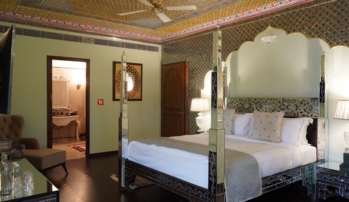 Sheesh Mahal Suite