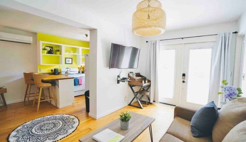 Estudio, 1 cama de matrimonio grande con sofá cama