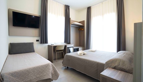 Deluxe Double Room, Balcony, Partial Sea View