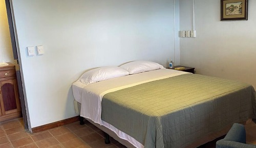 Casa familiar, vistas a la ciudad