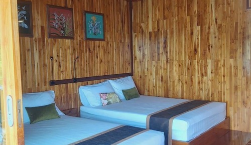 Habitación cuádruple, vistas al río