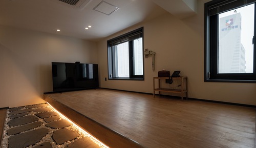 DRY SAUNA ROOM - Breakfast service + 1 FREE DRINK provided to guests