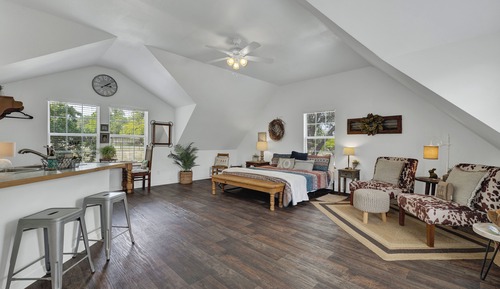 Casa, 1 cama de matrimonio grande, patio (3408 Grapecreek Rd)