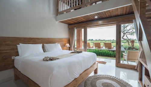 Deluxe Suite Room with Rice Field View