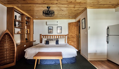 Deluxe Studio, 1 King Bed, Kitchenette