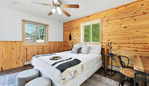 Deluxe Studio, 1 Queen Bed
