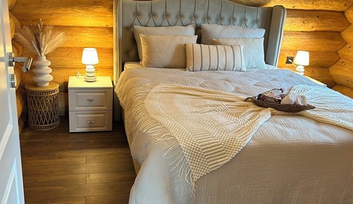 Deluxe Chalet, Hill View
