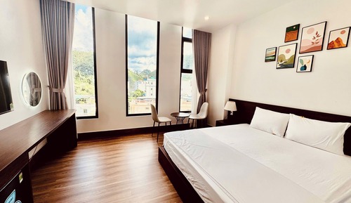 Deluxe Double Room, 1 King Bed, City View