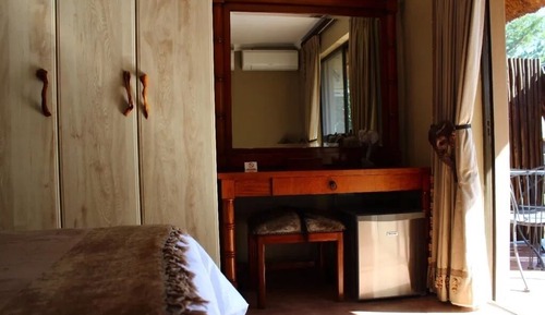 Deluxe Single Room, Patio, Garden View